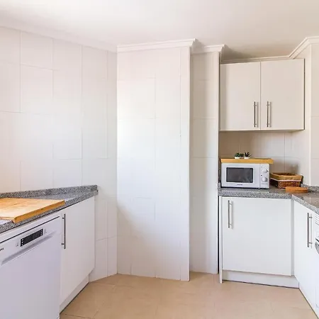 3 Bedroom Stunning In *