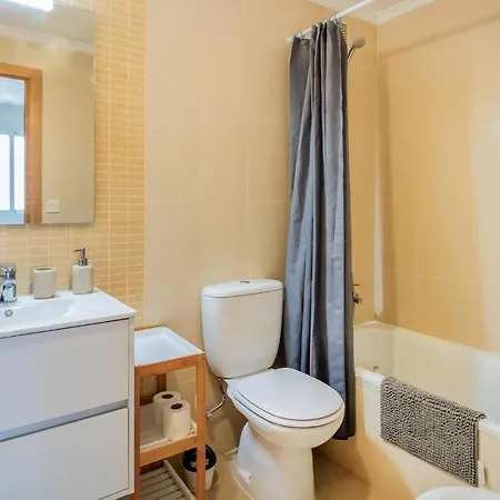 Apartment 3 Bedroom Stunning In *