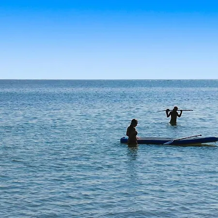 Apartment 3 Bedroom Stunning In