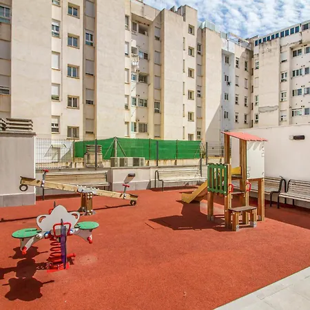 3 Bedroom Stunning In Apartment *